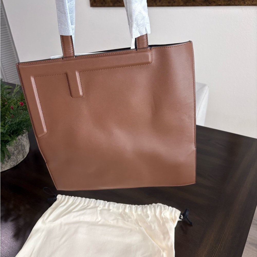 Fendi Tan/black Leather Tote with Top Handles - Picture 5 of 6